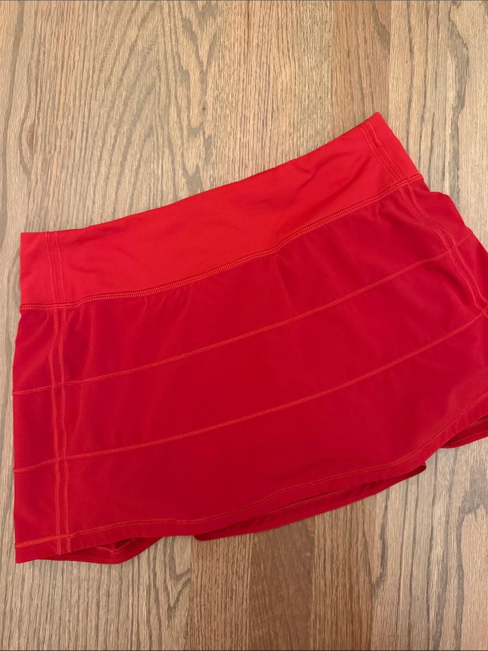 Great condition- Lululemon Red Pace Rival Skirt Size 6